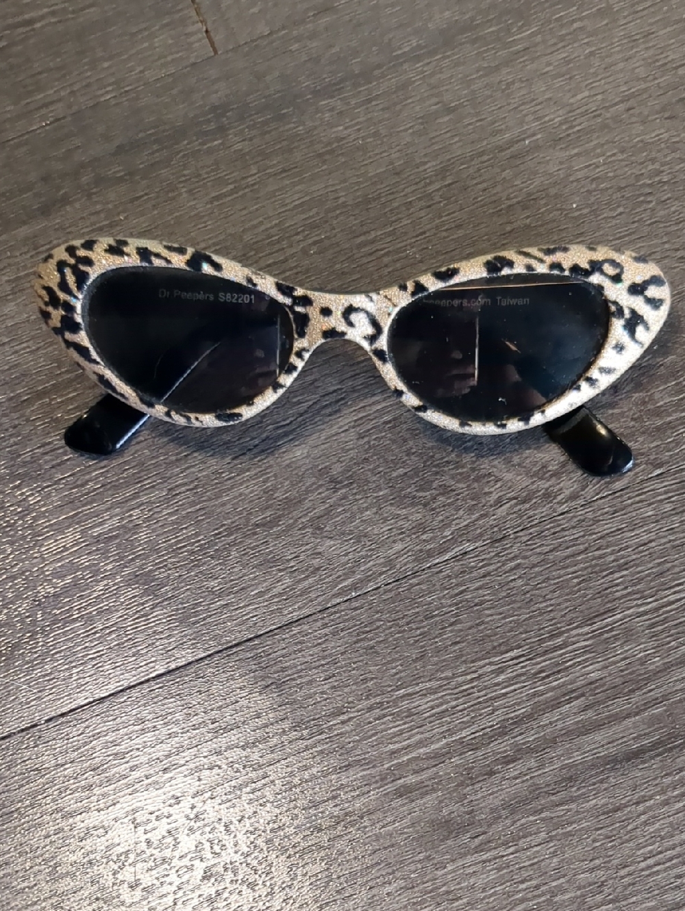 Dr. Peepers Retro Cat Eye Sunglasses Leopard Print Velvet Burnout S82201